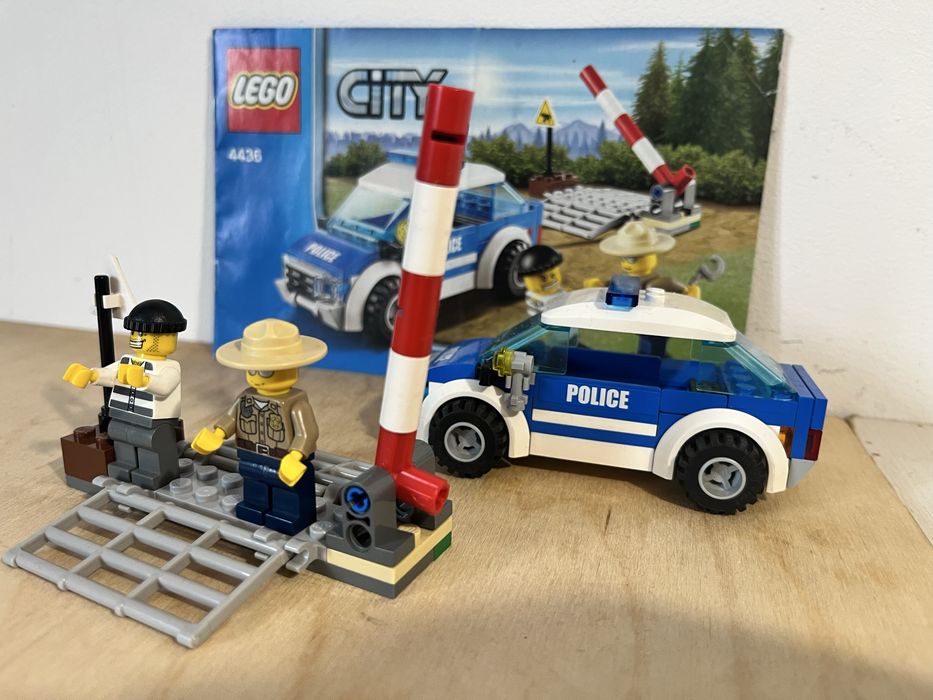 Kompletny zestaw lego 4436 city policja