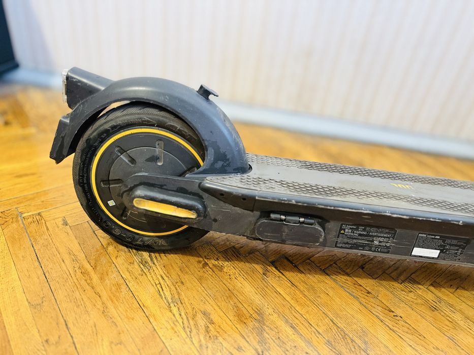 Електросамокат ninebot max g30