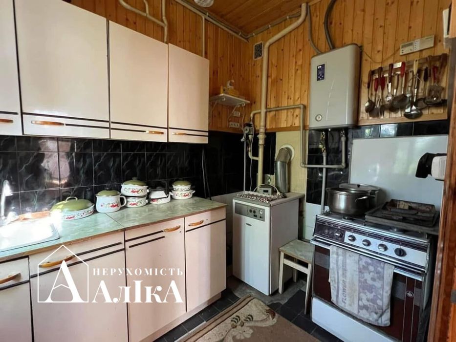 Продам великий будинок в хорошій локації