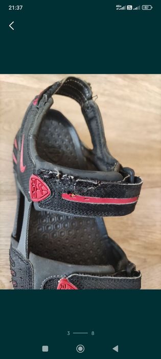 Продам сандалі Nike