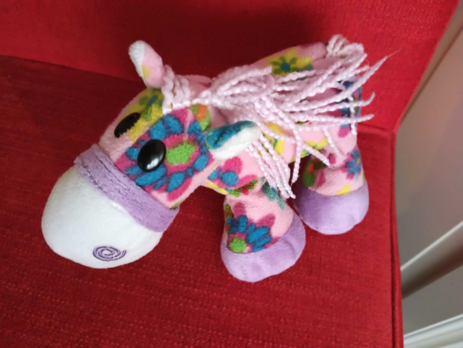 Peluche médio Pónei multicolorido flores 24cm
