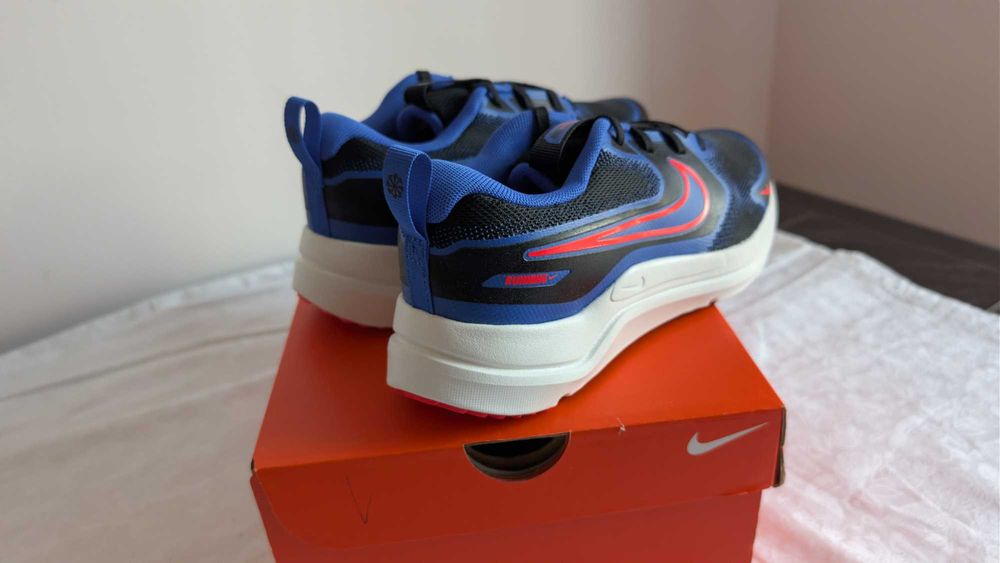 Buty sportowe Nike cosmic runner Gs 36 36.5 i 38