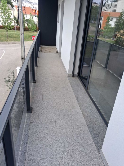 Arrendo apartamento a 5 minutos do IPB Novo a Estrear  T 3 com garagem.