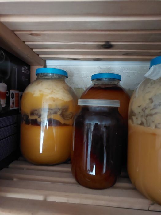 Мед разнообразный,оставшийся после переезда