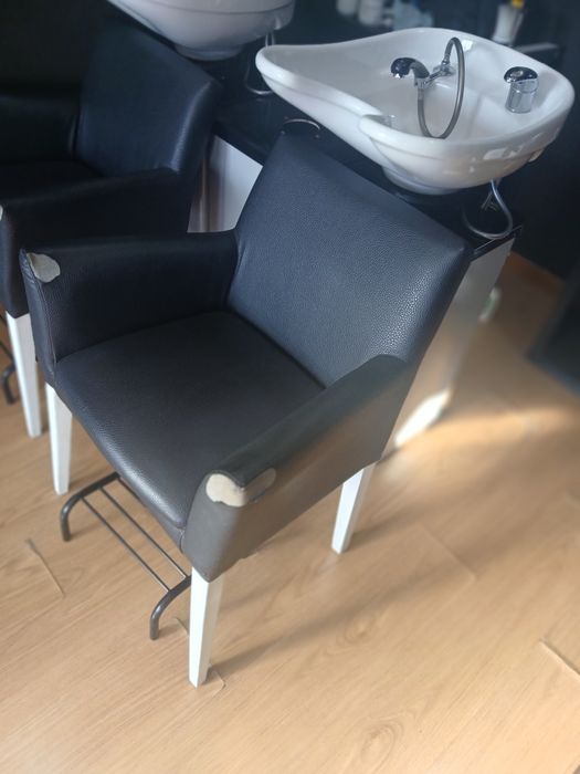 Vendo 2 rampas de lavagem profissionais para cabeleireiro em conjunto.