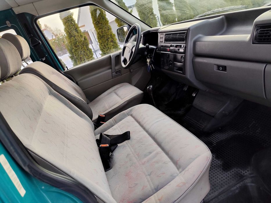 Volkswagen Transporter T4 2.4 D 6 Osobowe