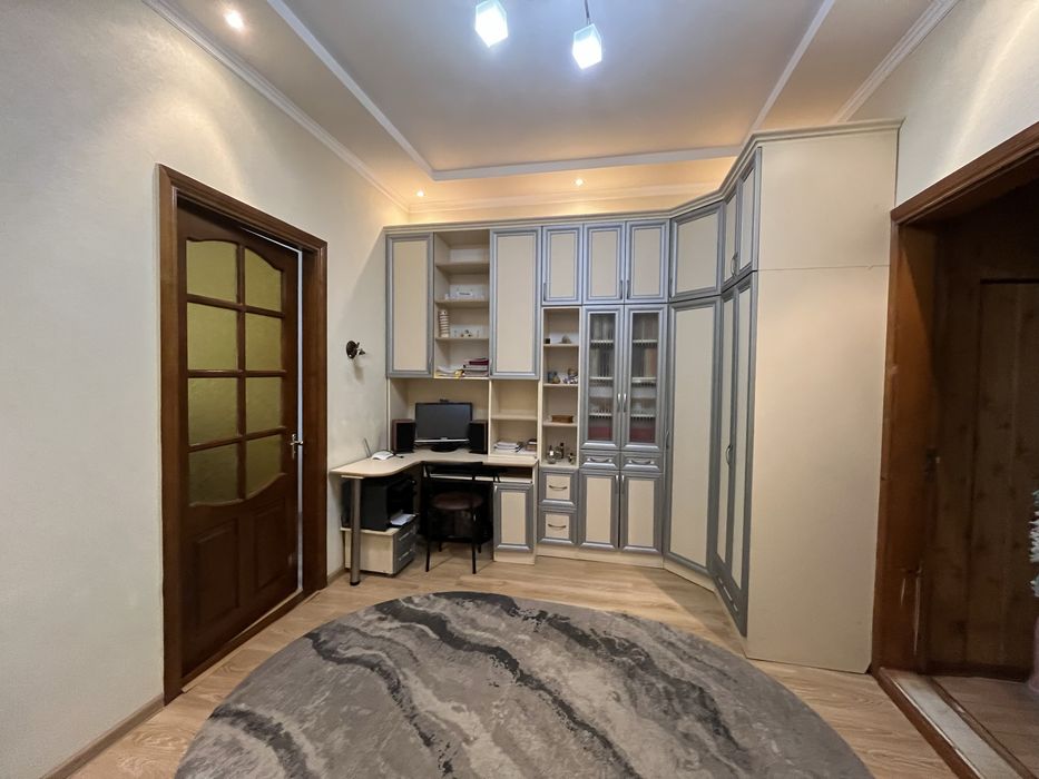 Готовий напівособняк в районі Парку Шевченка