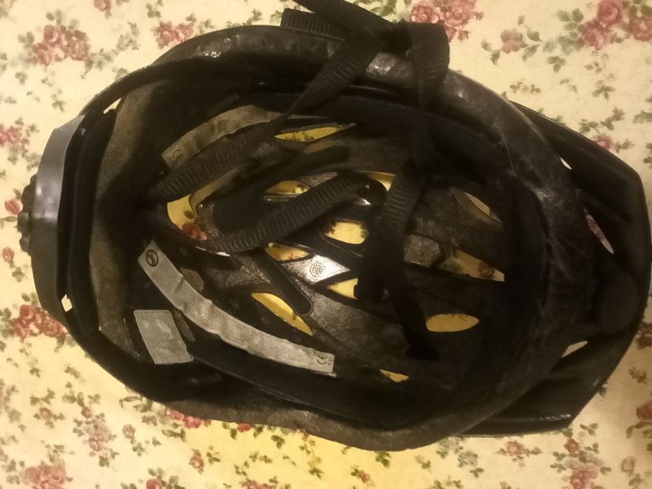 Capacete para bicicleta tamanho 54cm/58cm marca  BERG