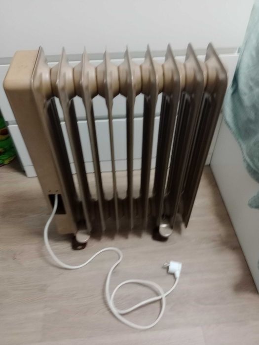 Vendo aquecedor elétrico a oleo