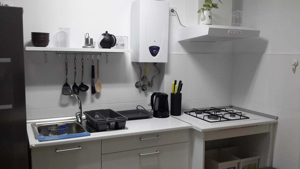 Quarto Individual c/ WC Privativo – Single Room with private bathroom