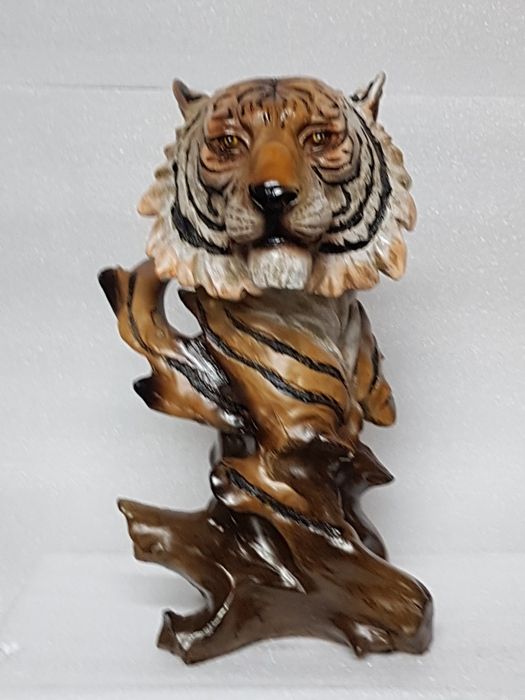 Peça de decoração Tigre em marfinite com 30cm  lindíssimo