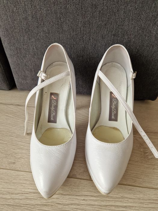 Buty ślubne białe