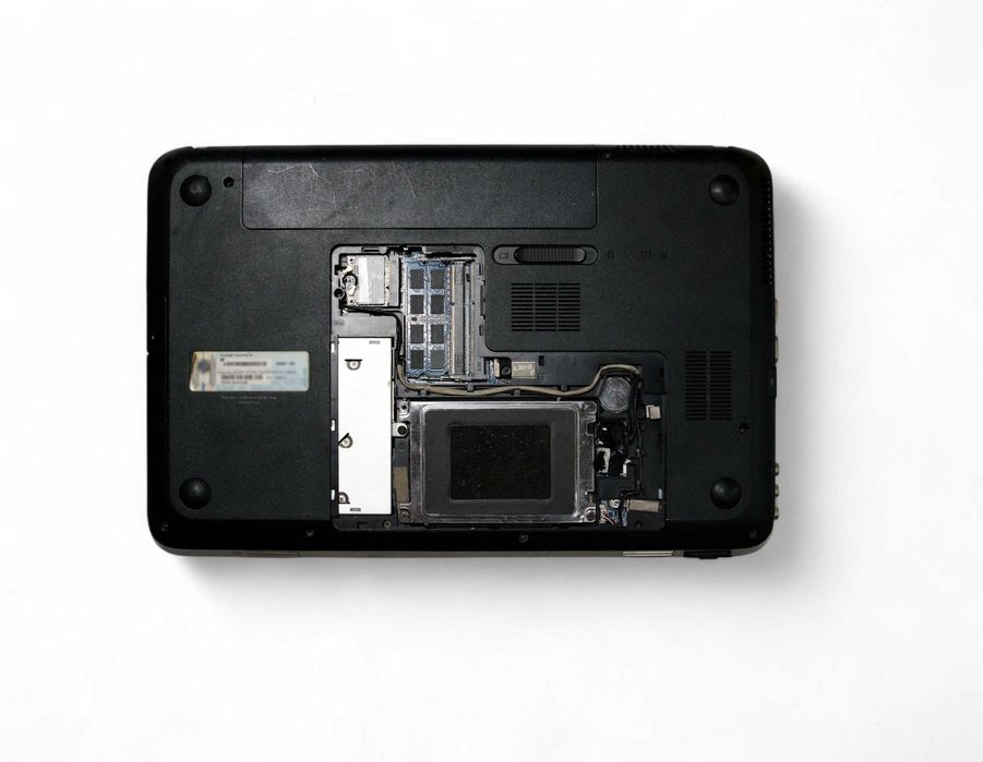 Sprzedam używany laptop HP Pavilion dv6-6030ew/4GB/
i7 2gen 2630QM/AMD