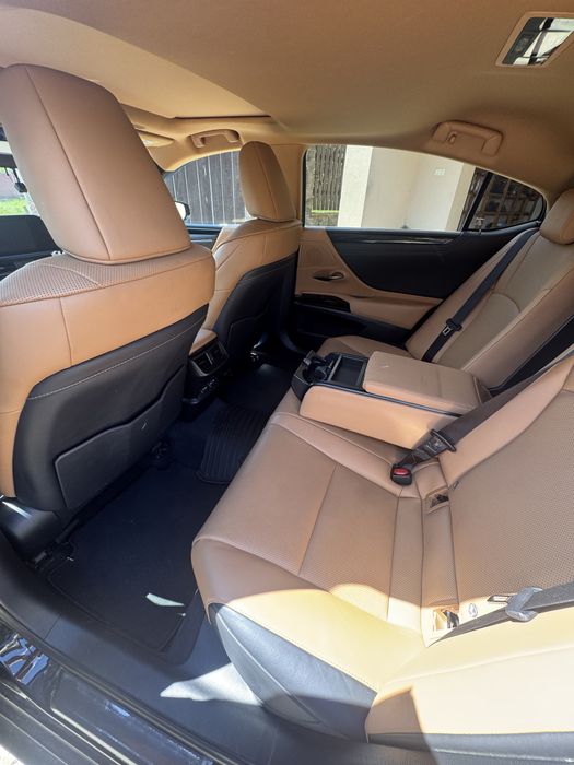 Lexus ES 200, перший власник 2021 рік