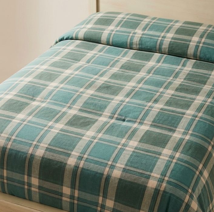 Colcha cama solteiro+ 4 almofadas+cortinado