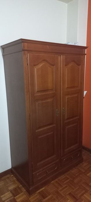 Ropeiro de quarto de solteiro