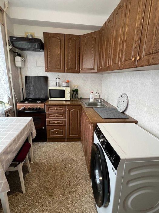 Вишгород, Дніпровська вул. 8,    2х кімн. квартира 46 кв.м. Центр.