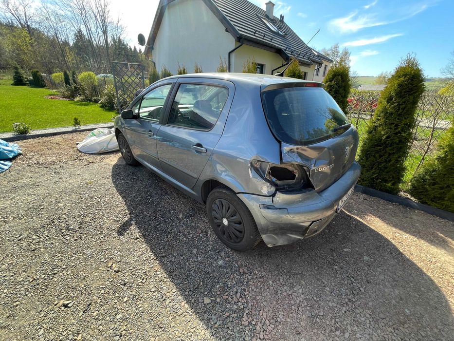 Peugeot 307  2006 rok uszkodzony