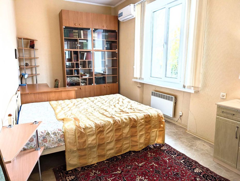 Двохкімнатна типу "сталінка" в Центрі Пільговий тариф на електроопалення.
