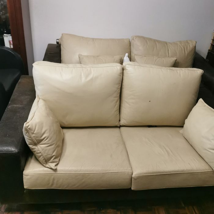 Conjunto de 2 sofas de 2 e 3 lugares em pele sintetica