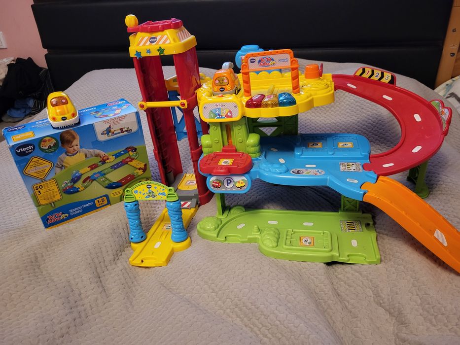 Tut tut autka garaż pl polska wersja plus zestaw torów deluxe 2 autka