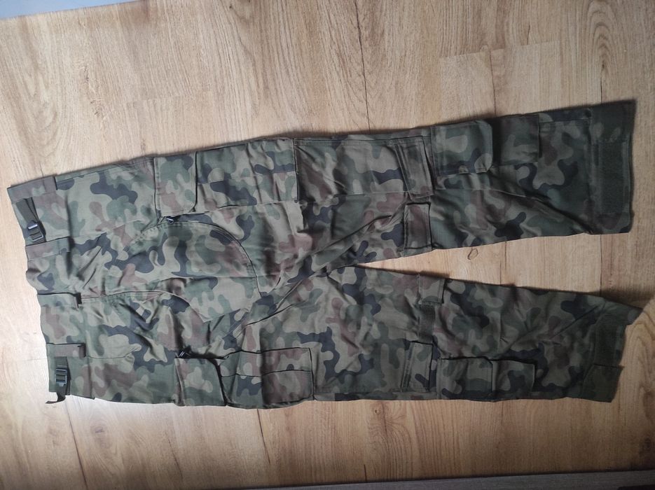 Wojskowy mundur polowy letni 124L