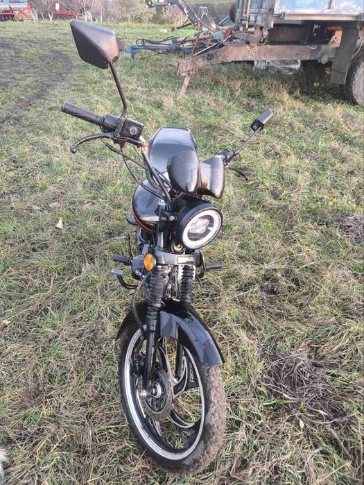 Viper V125P з номерним знаком