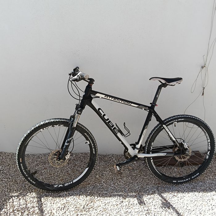 Bicicleta Cube Attention