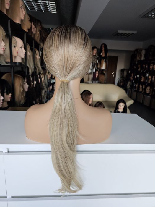 Długa peruka szampański beżowy blond Eliza naturalny efekt