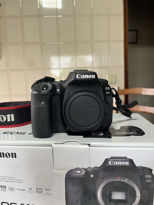 Canon EOS 90D + Canon 50mm f/1.8 STM + 2 baterias