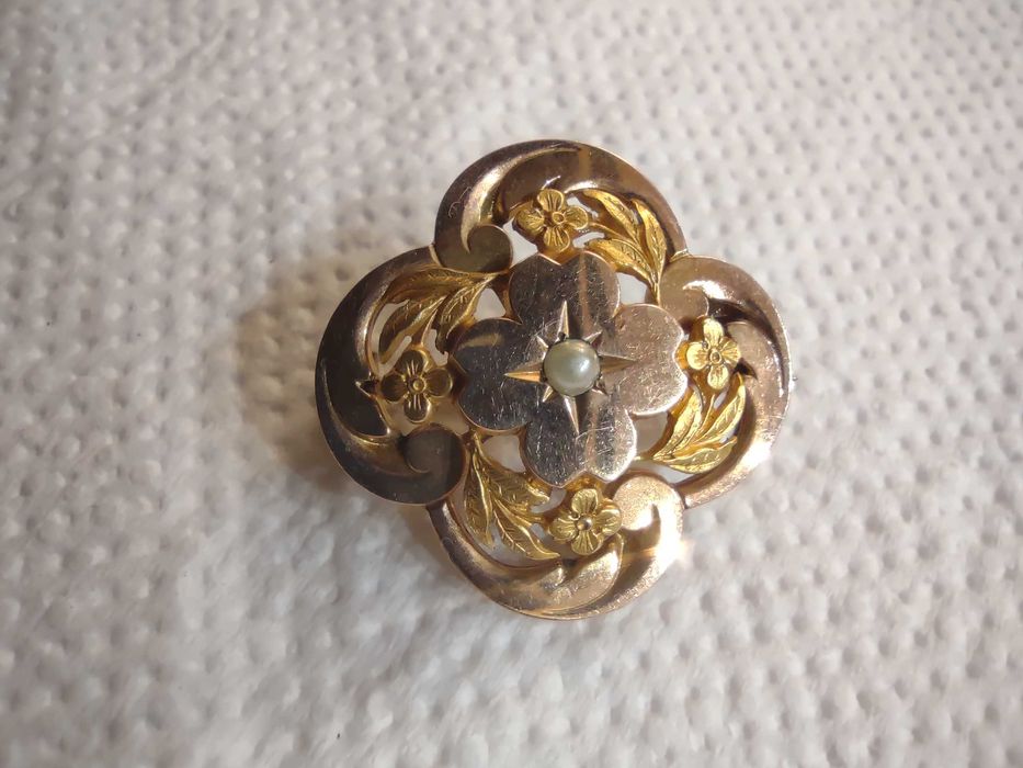 Antyk piękna broszka perełka