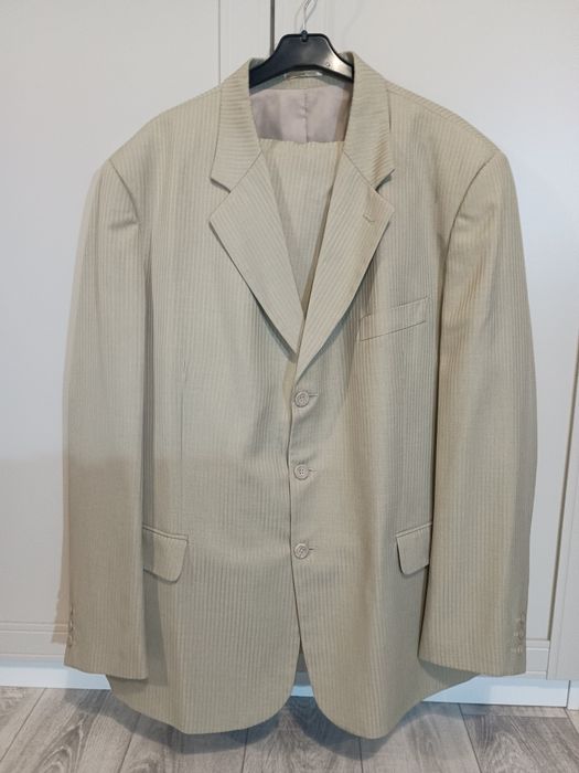 Trzyczęściowy Garnitur męski firmy konik