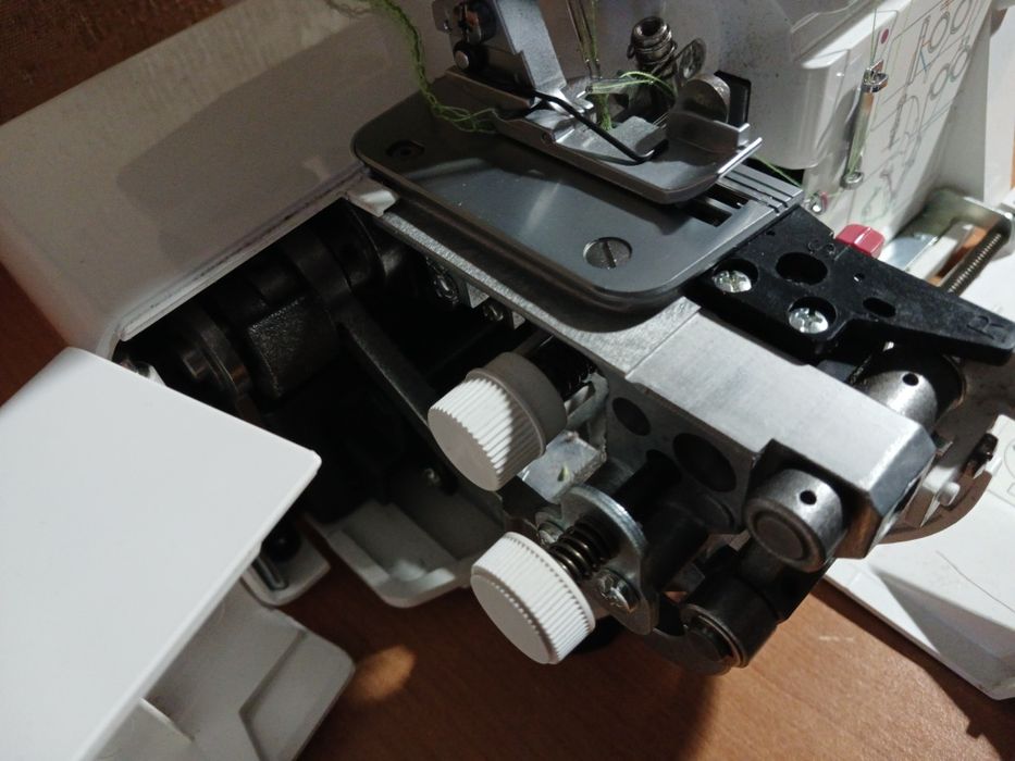 Оверлок JANOME HQ-090 D