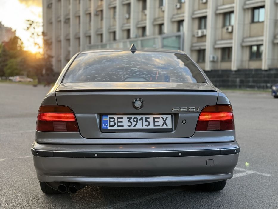 Продам BMW E39 528i