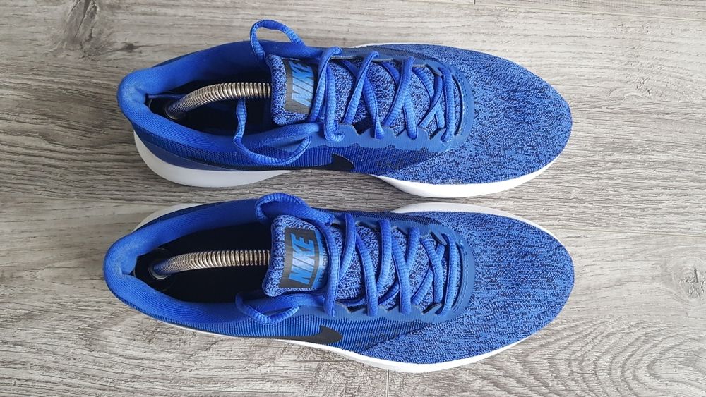 Продам фірмові кросівки Nike Flex contact