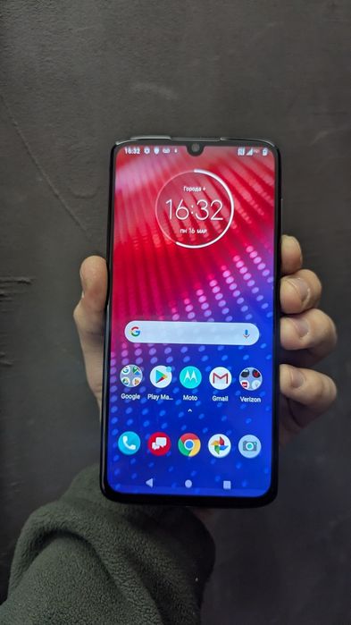 Легенда Motorola Moto Z4 4/128GB