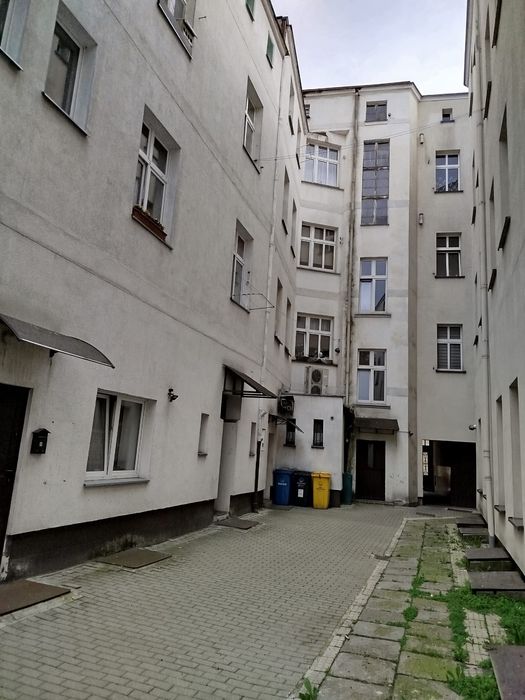 Sprzedam udziały w lokalach mieszkaniowych oraz usługowych