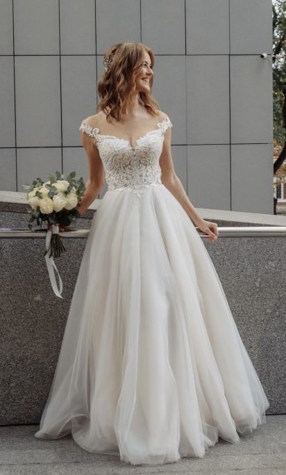 Весільна сукня,  не вінчана