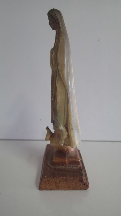 Nossa Senhora antiga em marfinite