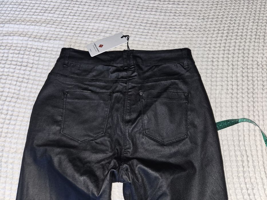 Spodnie Volcano 38 czarne woskowane wiskoza