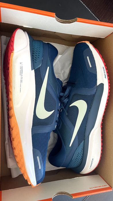 Sapatilhas de Running Air Zoom Vomero 16