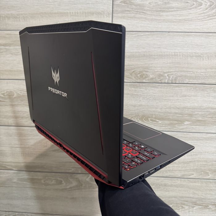 Ігровий ноутбук Acer Predator Helios 300 Core i7, Gtx 1060 6Gb, 512Gb