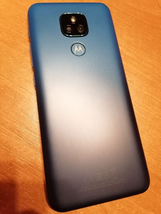 Motorola e7 Plus - Smartfon z Pamięcią 64GB/4GB + Etui GRATIS