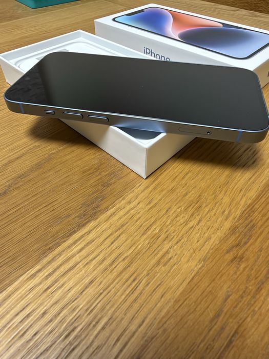 iPhone 14 niebieski