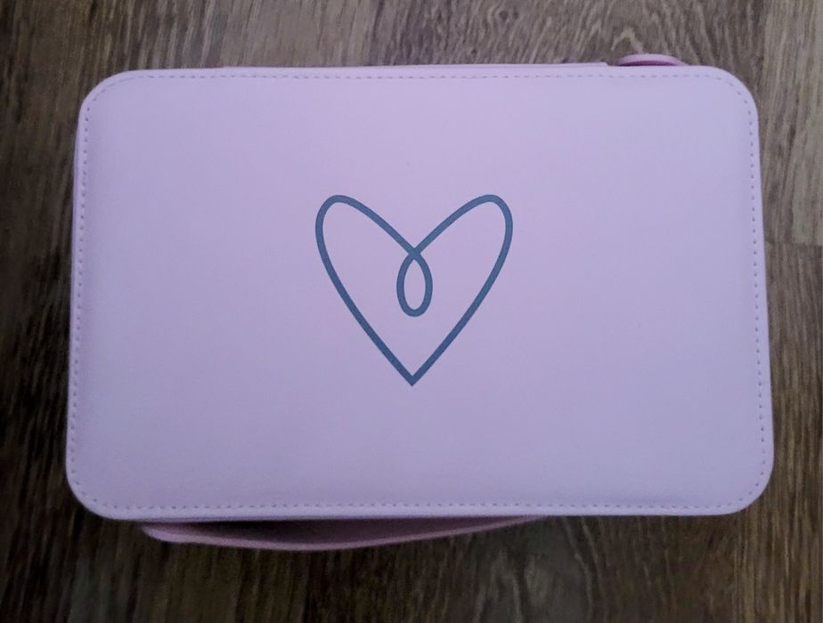 Продам шкатулку для прикрас фірми Mary Kay