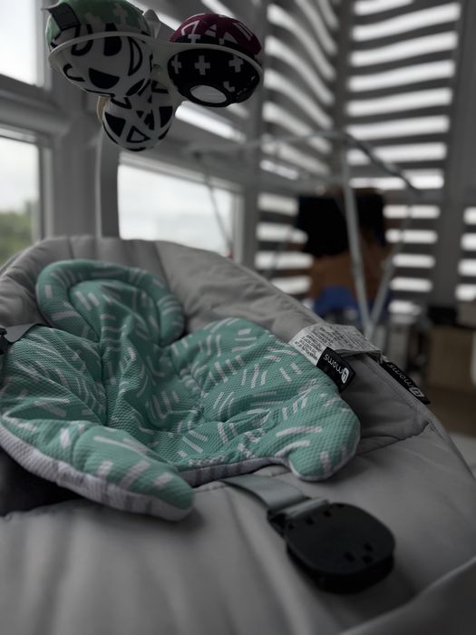 Крісло-гойдалка 4moms MamaRoo 5.0