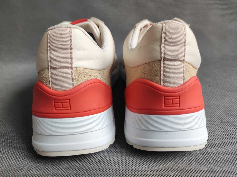 2- Tommy Hilfiger Runner With Heel Detail - Sneakersy r. 40