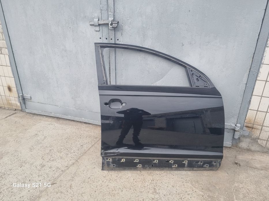 Audi Q7 дверь правая передняя