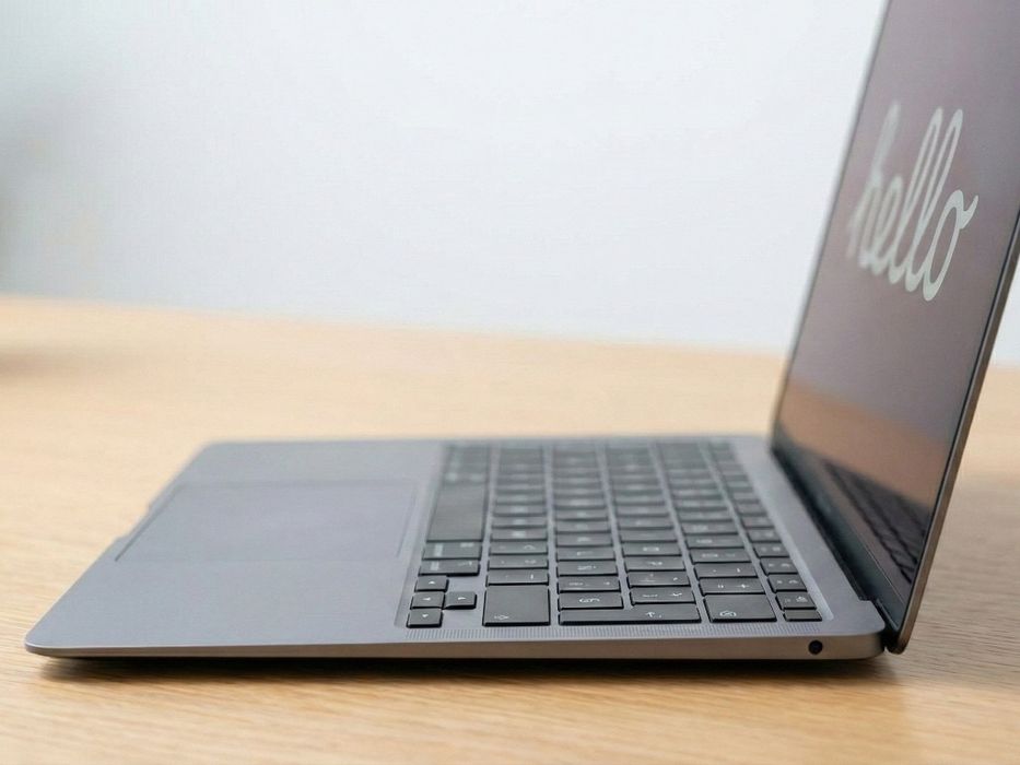 MacBook Air 13" (2020) M1 - Como Novo (Sempre usado como Desktop)