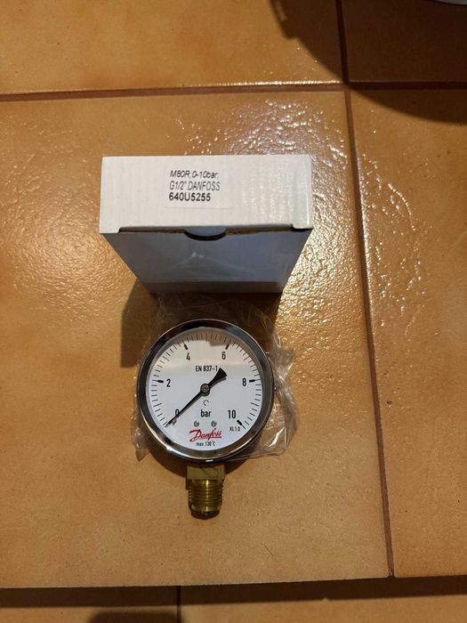 Manometr Danfoss M80R 0-10Bar G1/2 - 4 sztuki